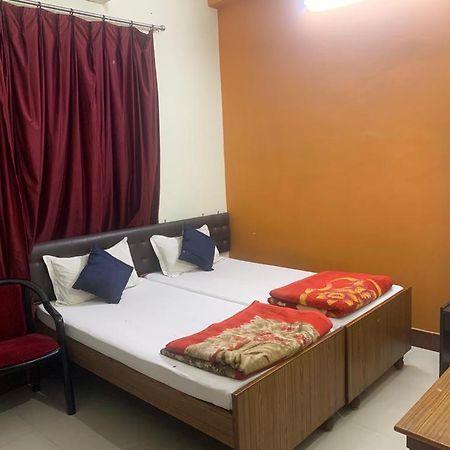 Narendra Guest House Kakarmatha Buitenkant foto