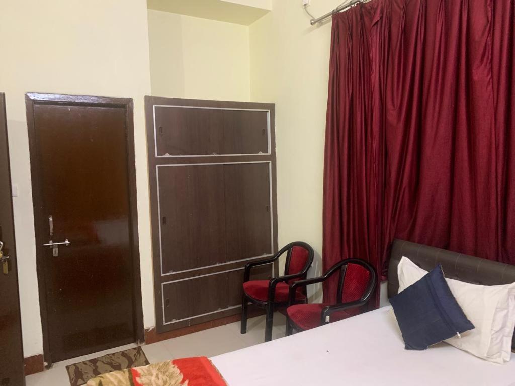 Narendra Guest House Kakarmatha Buitenkant foto