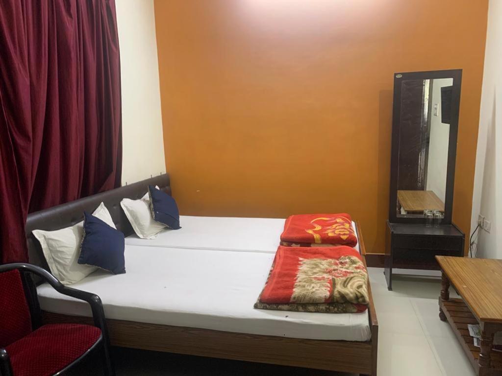 Narendra Guest House Kakarmatha Buitenkant foto